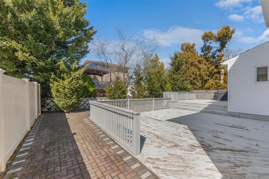 732 Jackie Lane Baldwin NY 11510