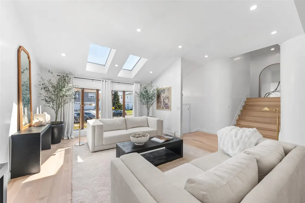 732 Jackie Lane Baldwin NY 11510