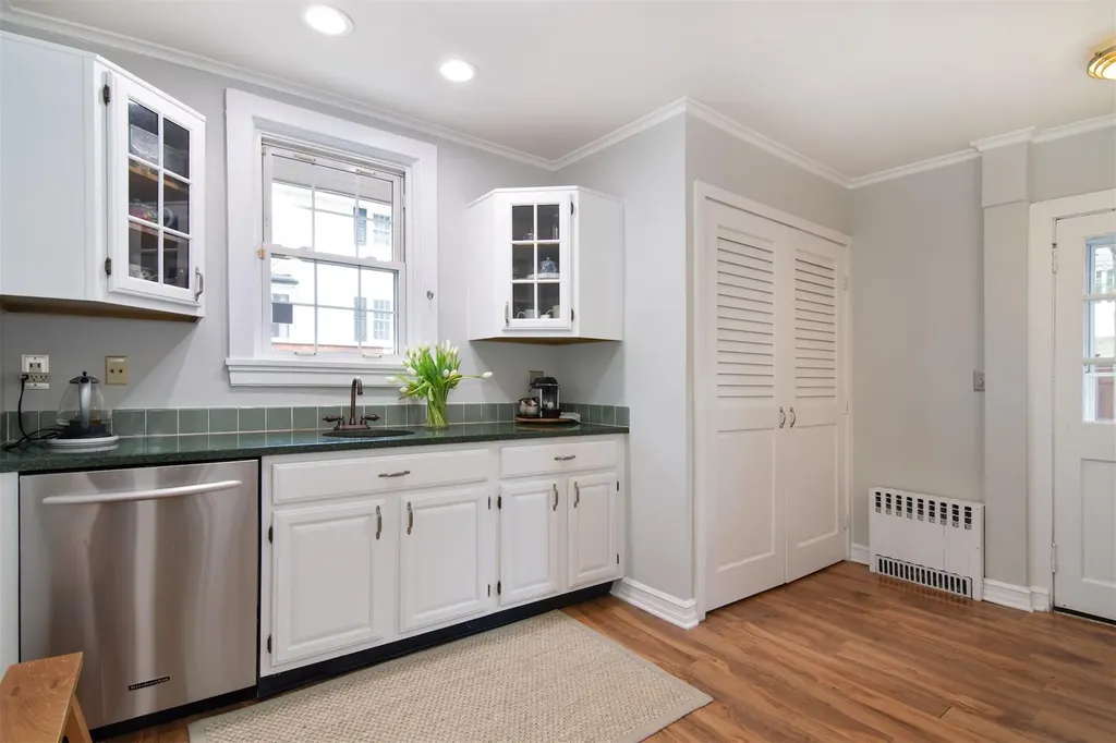 146 Pondfield Road W Bronxville NY 10708