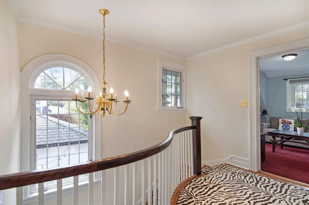 146 Pondfield Road W Bronxville NY 10708