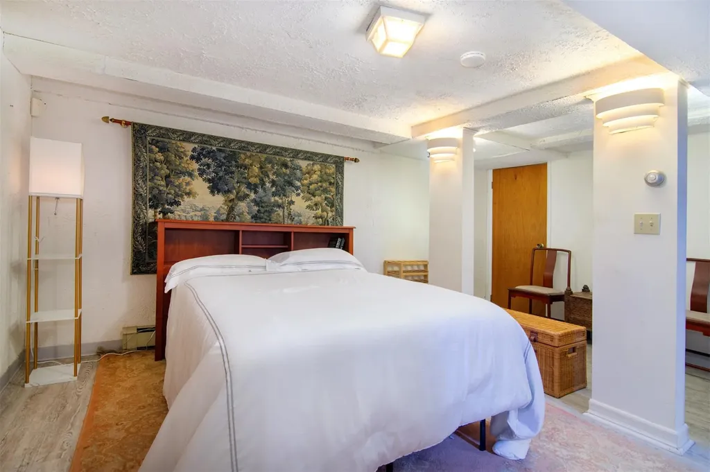 146 Pondfield Road W Bronxville NY 10708