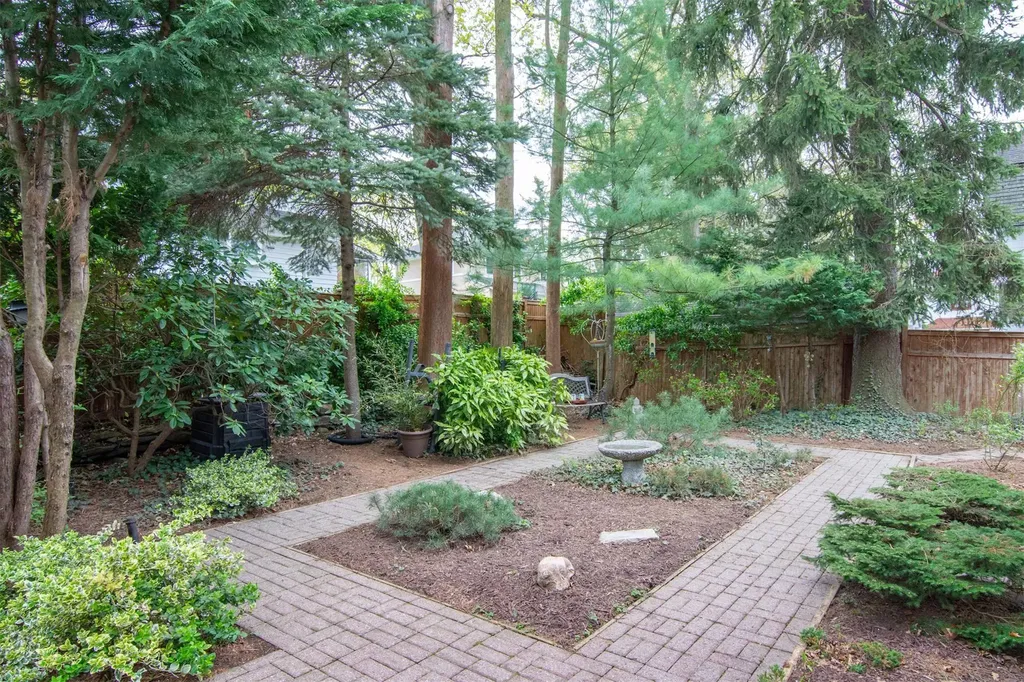 146 Pondfield Road W Bronxville NY 10708