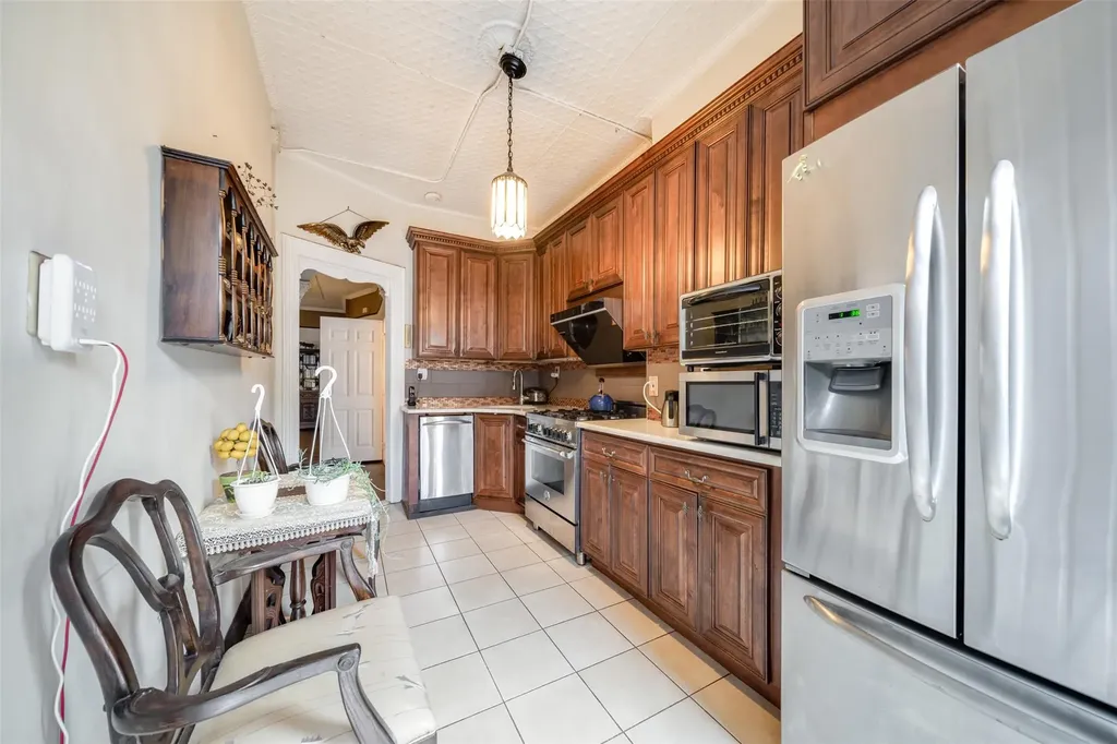 59-29 69th Avenue Ridgewood NY 11385