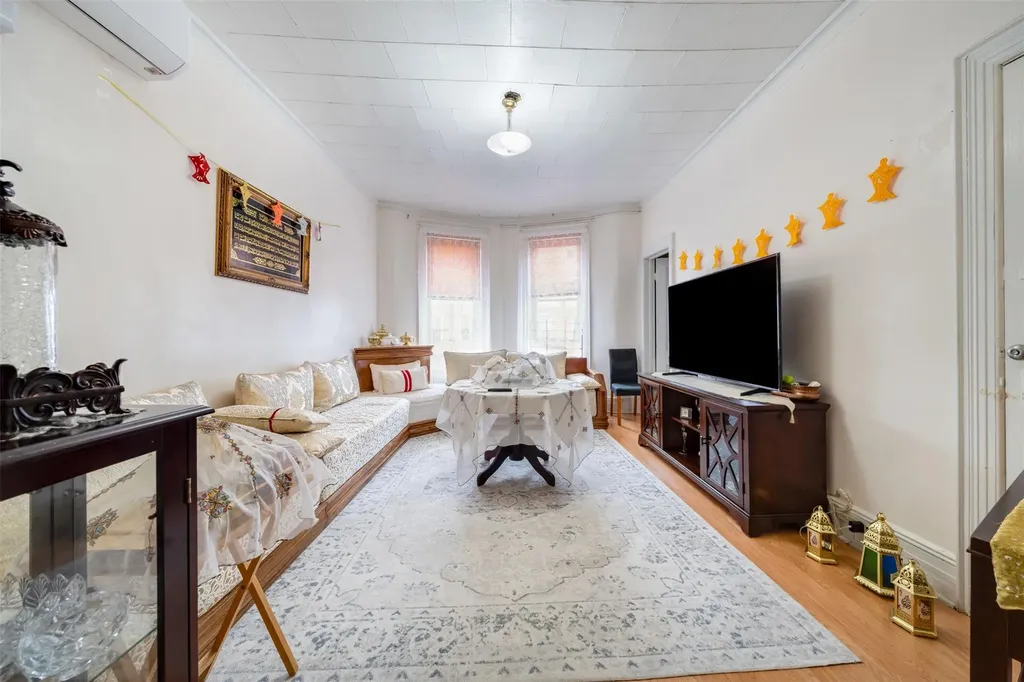 59-29 69th Avenue Ridgewood NY 11385