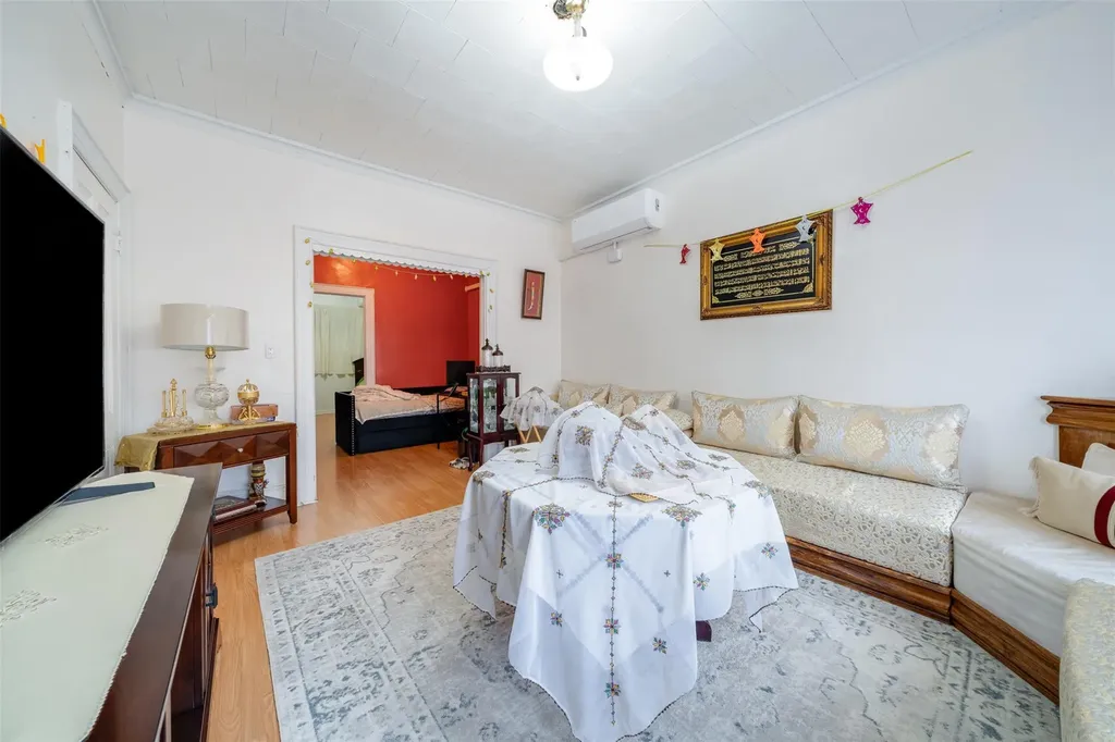 59-29 69th Avenue Ridgewood NY 11385
