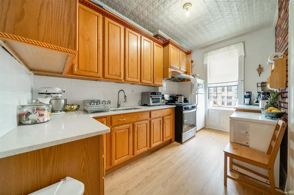 59-29 69th Avenue Ridgewood NY 11385