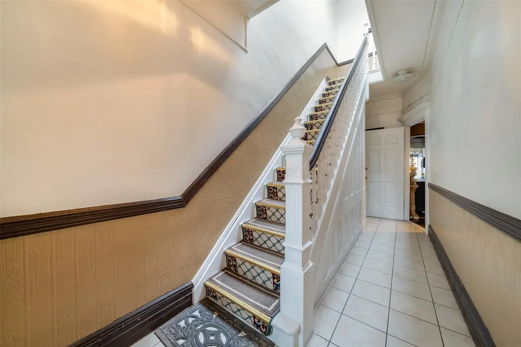 59-29 69th Avenue Ridgewood NY 11385