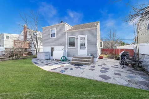 43 Coolidge Avenue Amity Harbor NY 11701