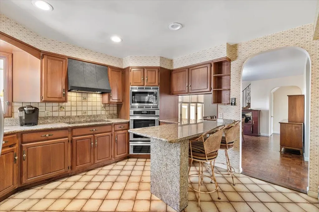 7 Cheshire Road Bethpage NY 11714