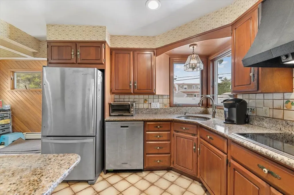 7 Cheshire Road Bethpage NY 11714