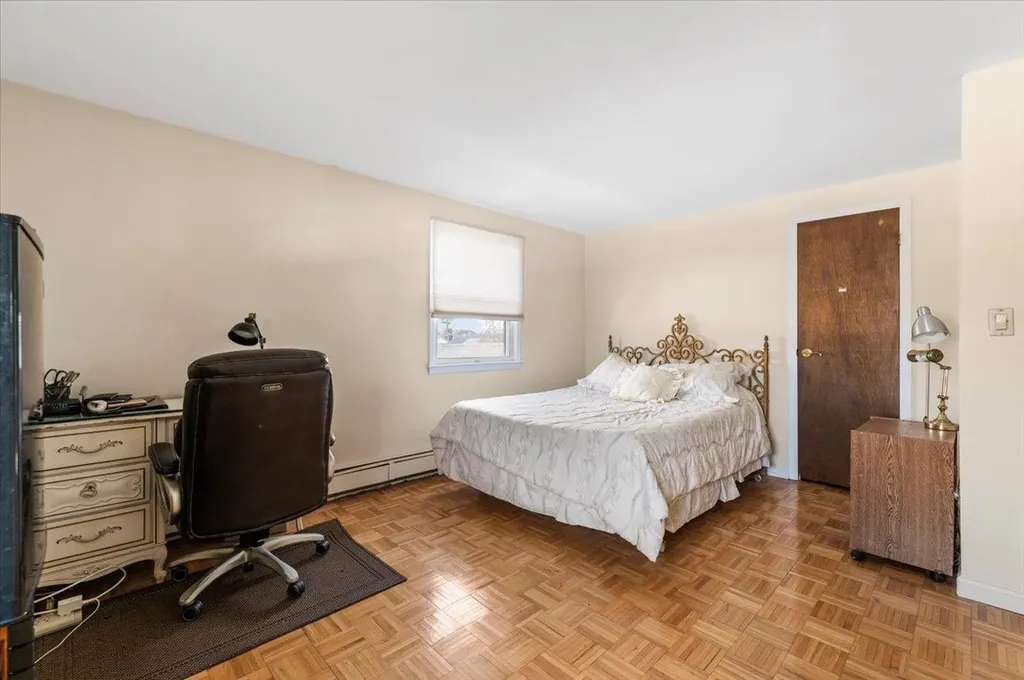 7 Cheshire Road Bethpage NY 11714