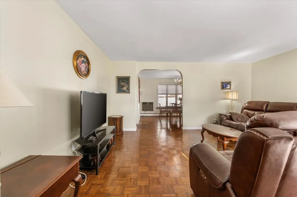 7 Cheshire Road Bethpage NY 11714