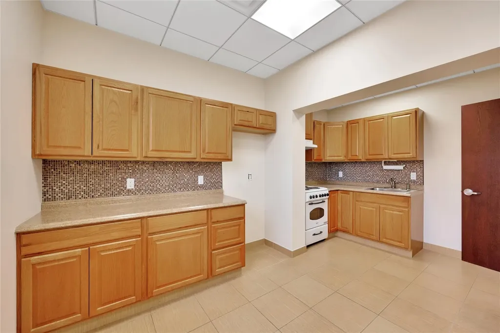 169 Liberty Avenue Mineola NY 11501