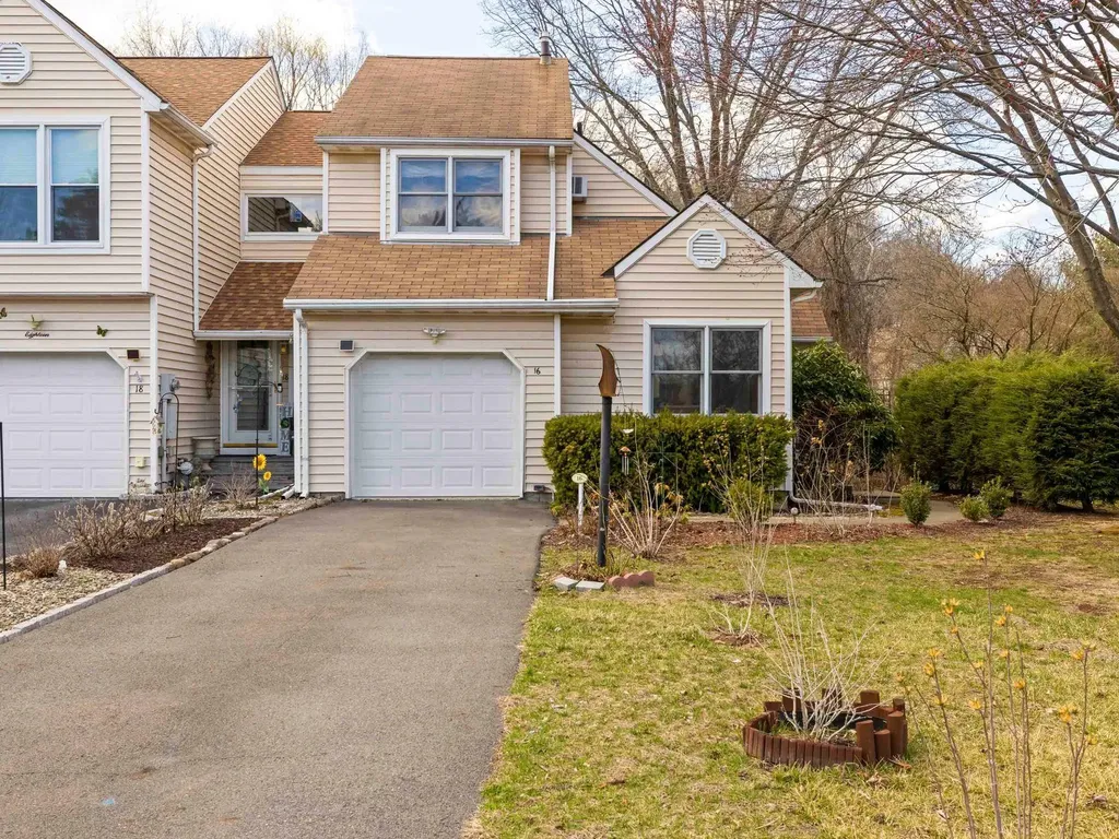 16 Red Maple Road Saugerties NY 12477