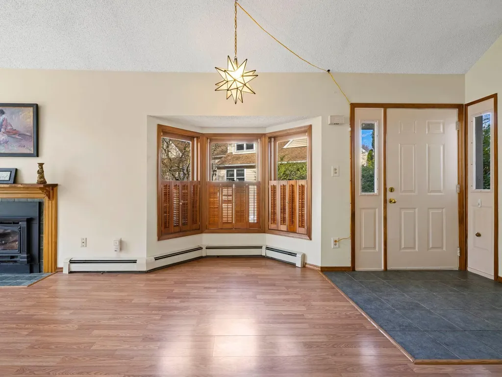 16 Red Maple Road Saugerties NY 12477