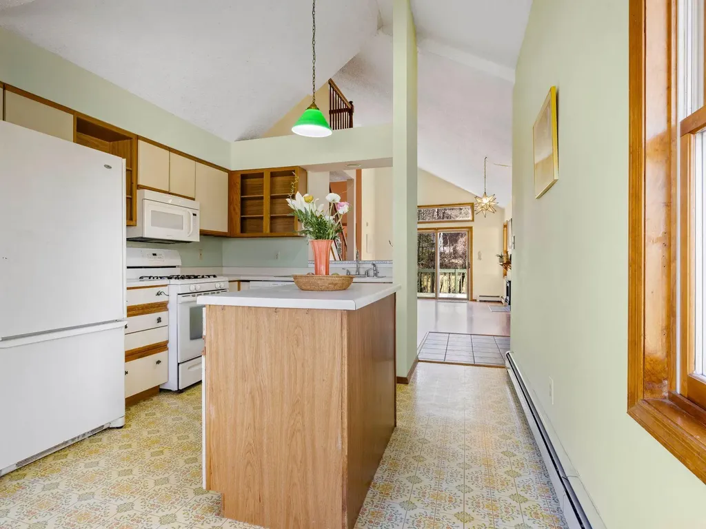 16 Red Maple Road Saugerties NY 12477