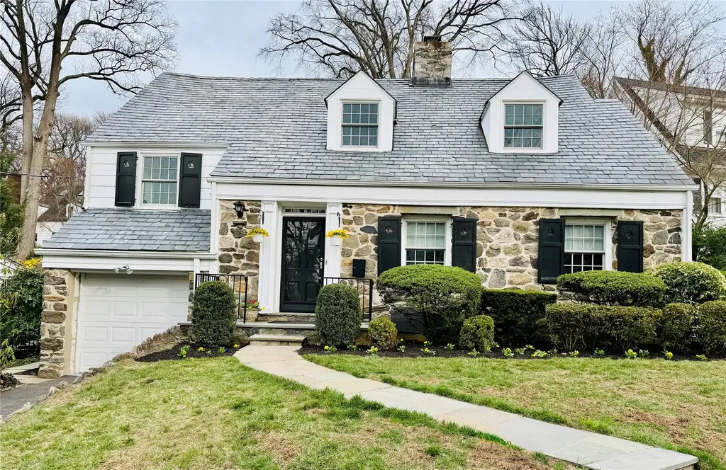 17 Mulberry Lane New Rochelle NY 10804