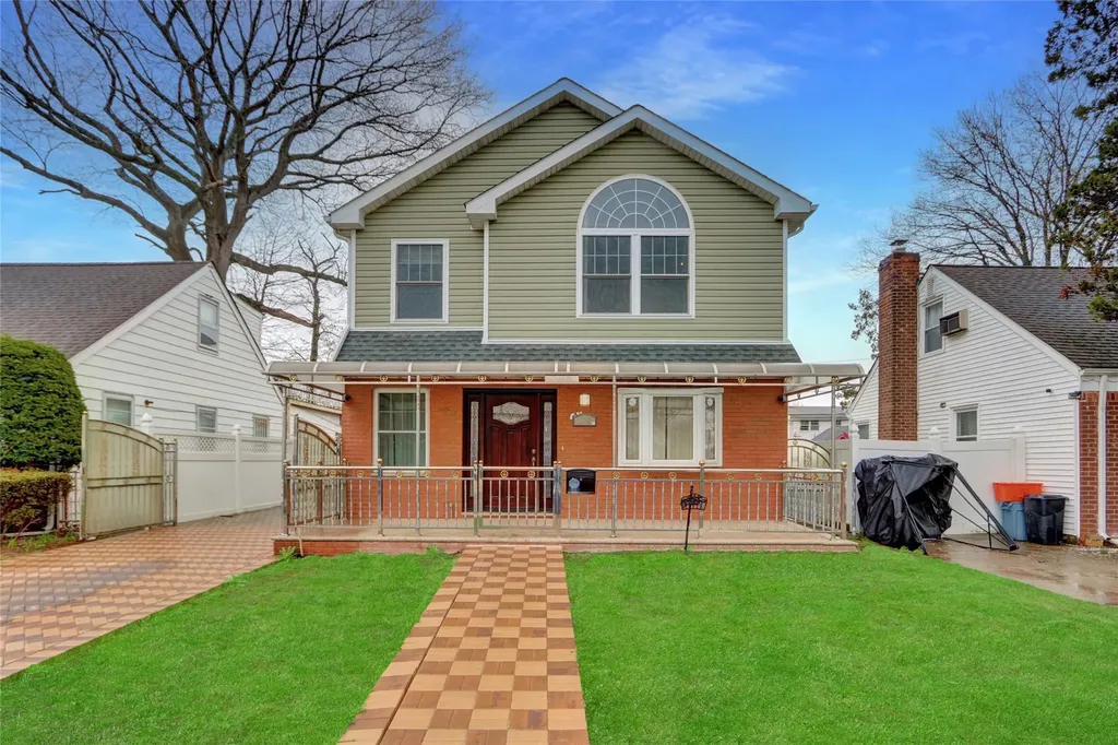 188 Warwick Road Elmont NY 11003