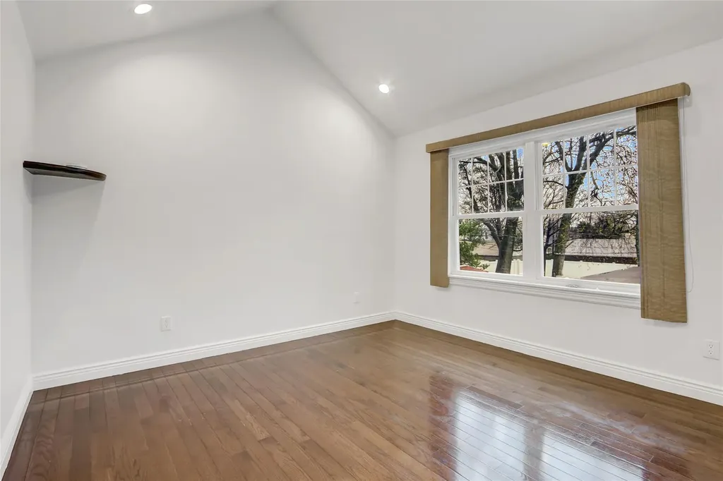 188 Warwick Road Elmont NY 11003