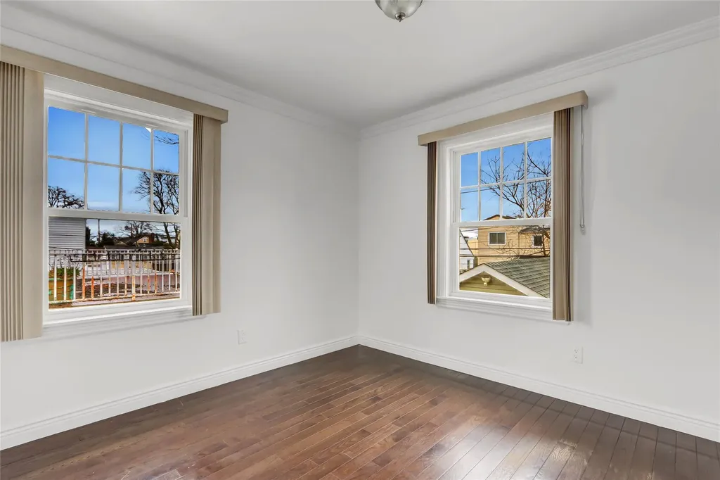 188 Warwick Road Elmont NY 11003