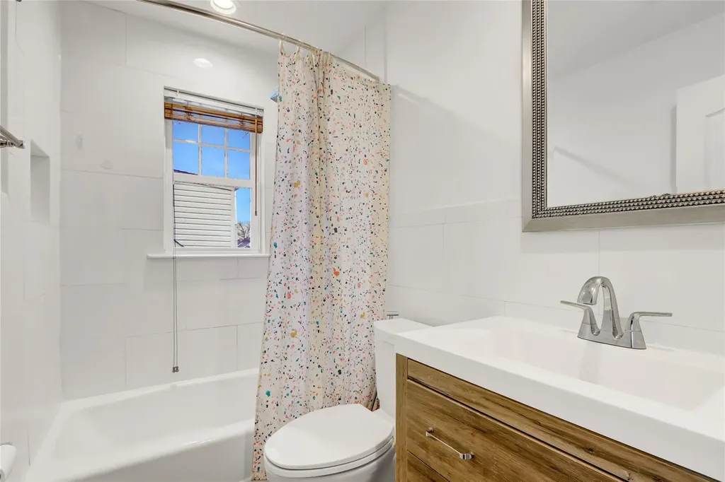 188 Warwick Road Elmont NY 11003