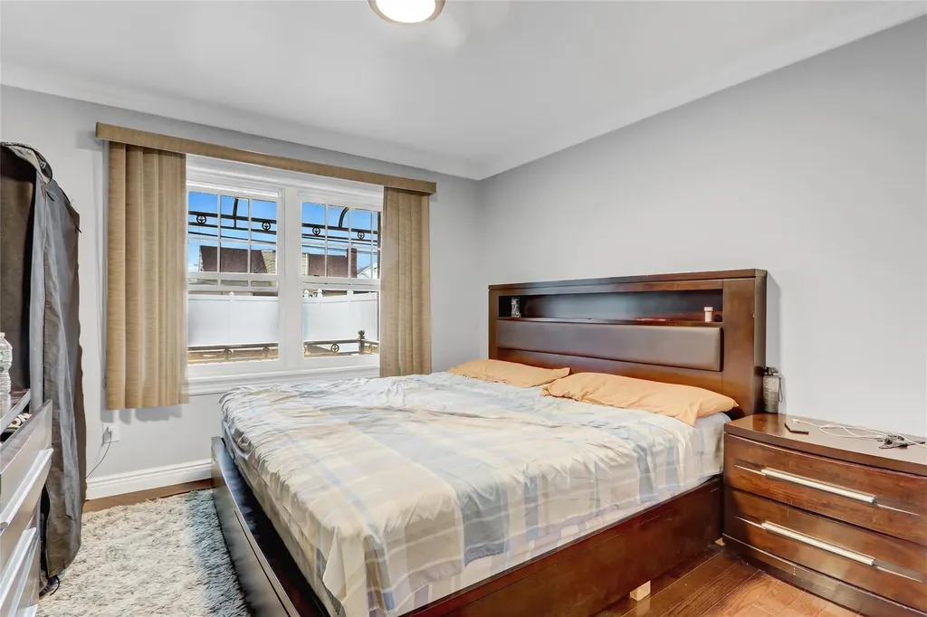 188 Warwick Road Elmont NY 11003