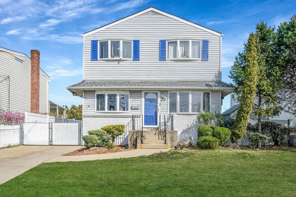 175 Clement Avenue Elmont NY 11003