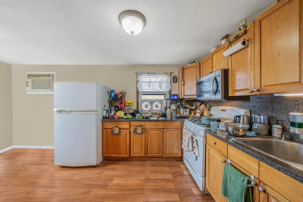 175 Clement Avenue Elmont NY 11003