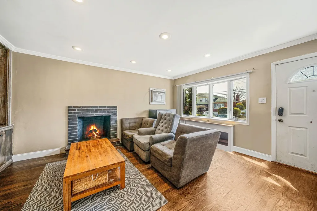 175 Clement Avenue Elmont NY 11003