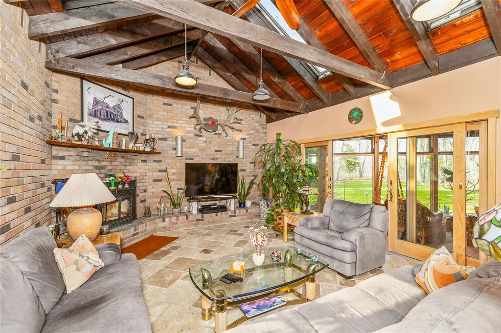 19 Stillwood Road Brookhaven NY 11719