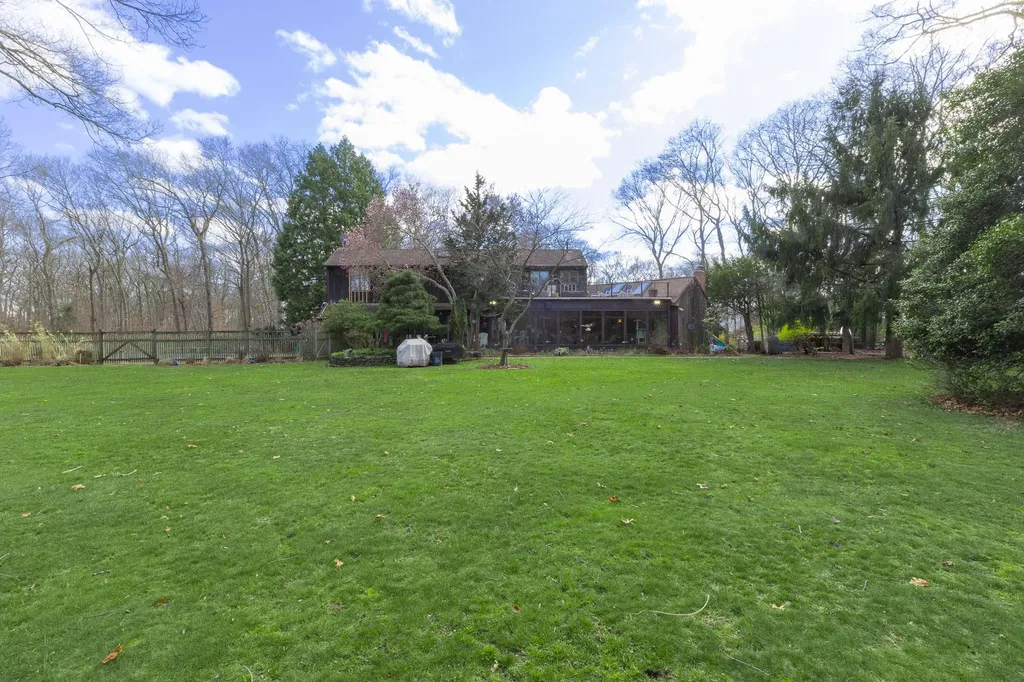 19 Stillwood Road Brookhaven NY 11719
