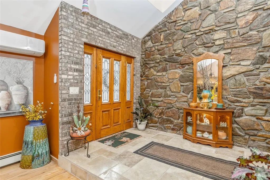 19 Stillwood Road Brookhaven NY 11719