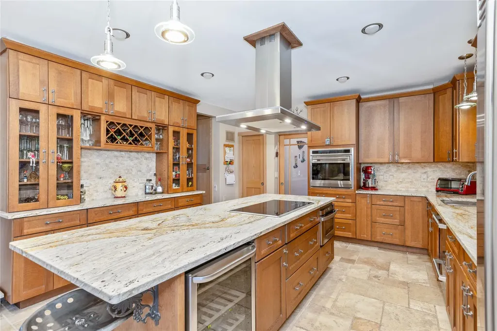 19 Stillwood Road Brookhaven NY 11719