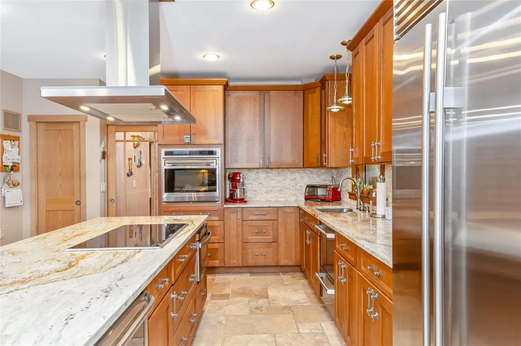 19 Stillwood Road Brookhaven NY 11719