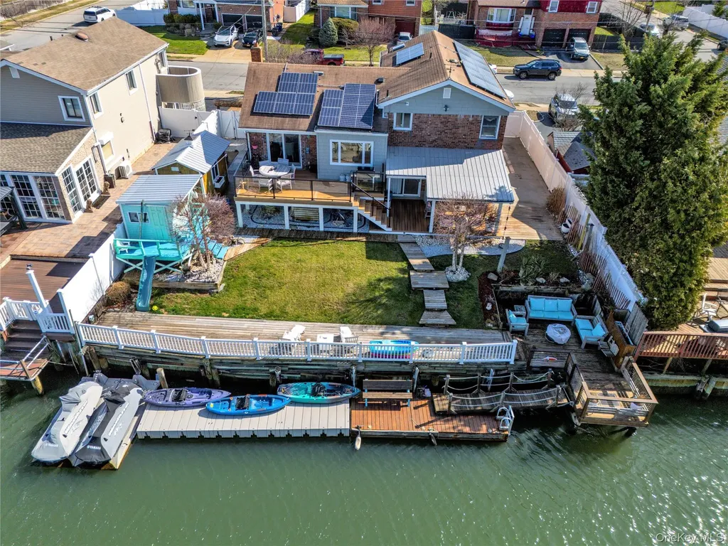 3320 Bertha Drive Baldwin NY 11510