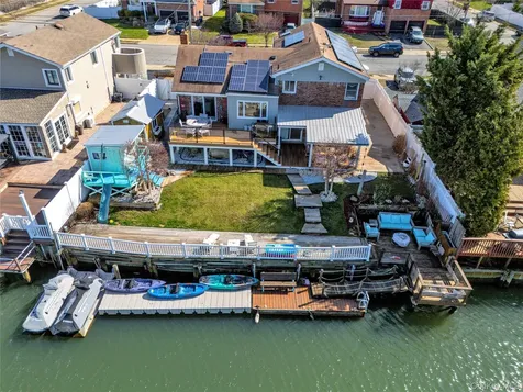 3320 Bertha Drive Baldwin NY 11510