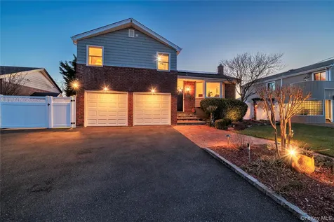 3320 Bertha Drive Baldwin NY 11510