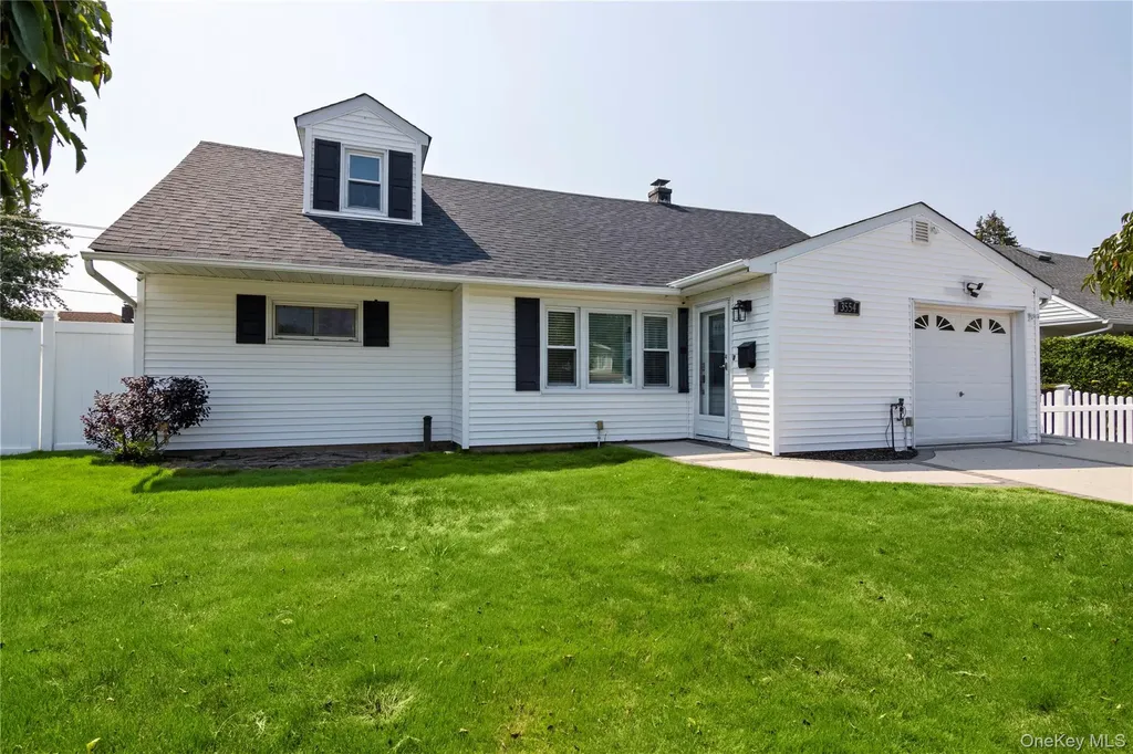 3554 Martha Boulevard Bethpage NY 11714
