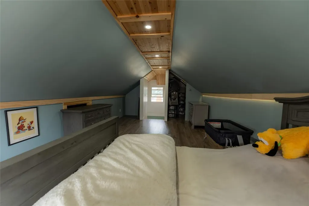 3281 3rd Street Oceanside NY 11572