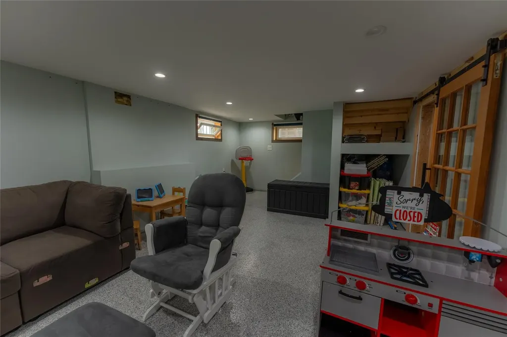 3281 3rd Street Oceanside NY 11572