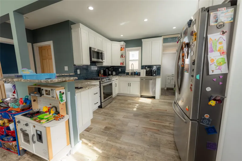 3281 3rd Street Oceanside NY 11572