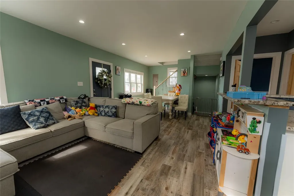 3281 3rd Street Oceanside NY 11572