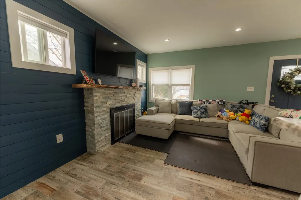 3281 3rd Street Oceanside NY 11572