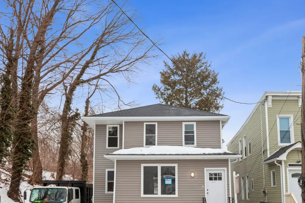 100-03 90 Avenue Richmond Hill NY 11418