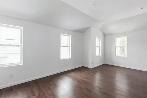 100-03 90 Avenue Richmond Hill NY 11418