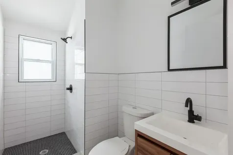 100-03 90 Avenue Richmond Hill NY 11418