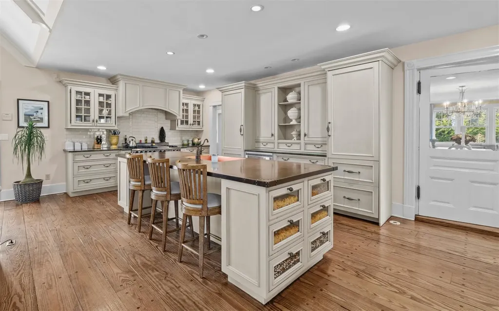 44 Beach Lane Westhampton Beach NY 11978