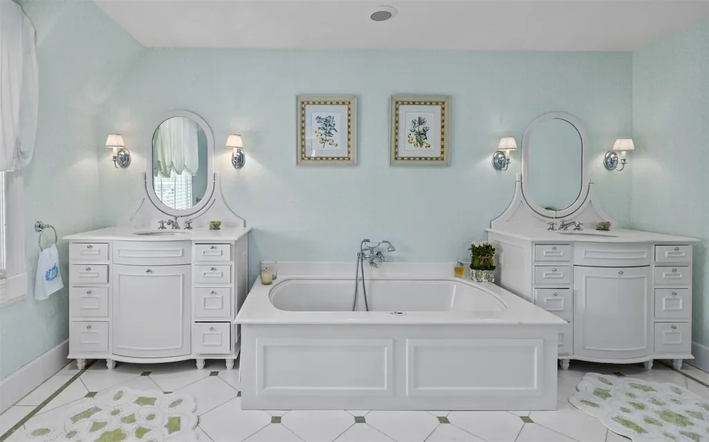 44 Beach Lane Westhampton Beach NY 11978