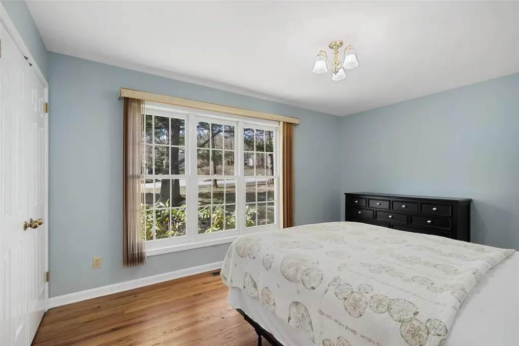 136 Ruxton Road Mount Kisco NY 10549