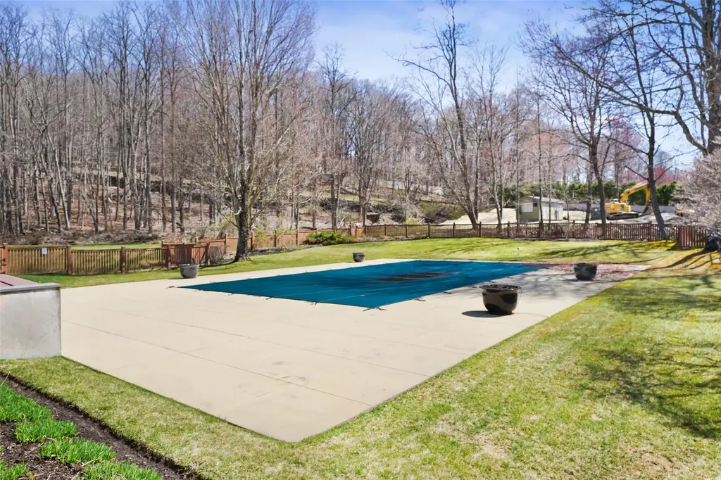 136 Ruxton Road Mount Kisco NY 10549